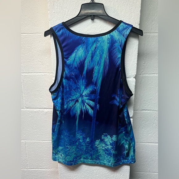Super Massive Tank Top - M 
Blue and green palm trees - Picture 4 of 4